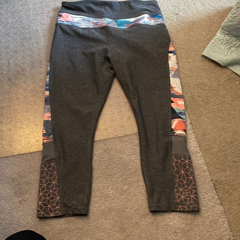 yoga pants, capris on longer legs, good condition, worn a couple times